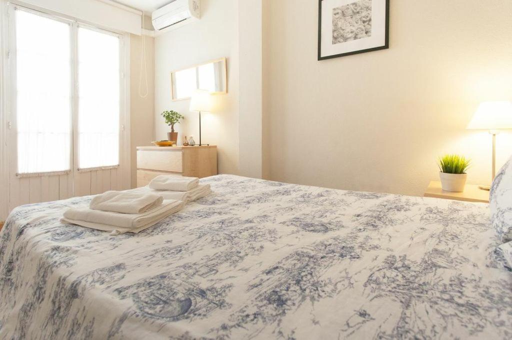 Apartament Plaza De Santa Cruz Sewilla Zewnętrze zdjęcie
