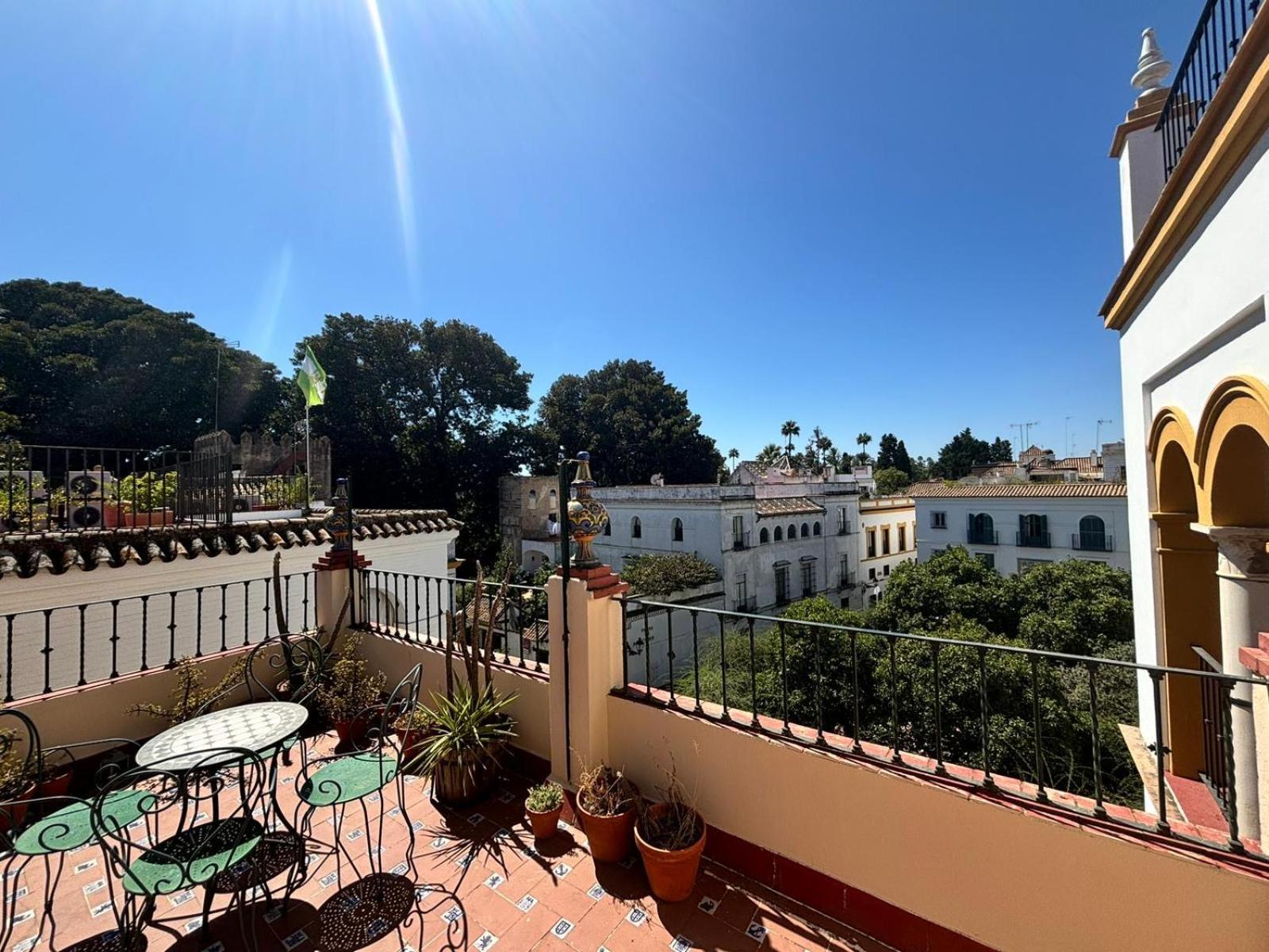Apartament Plaza De Santa Cruz Sewilla Zewnętrze zdjęcie