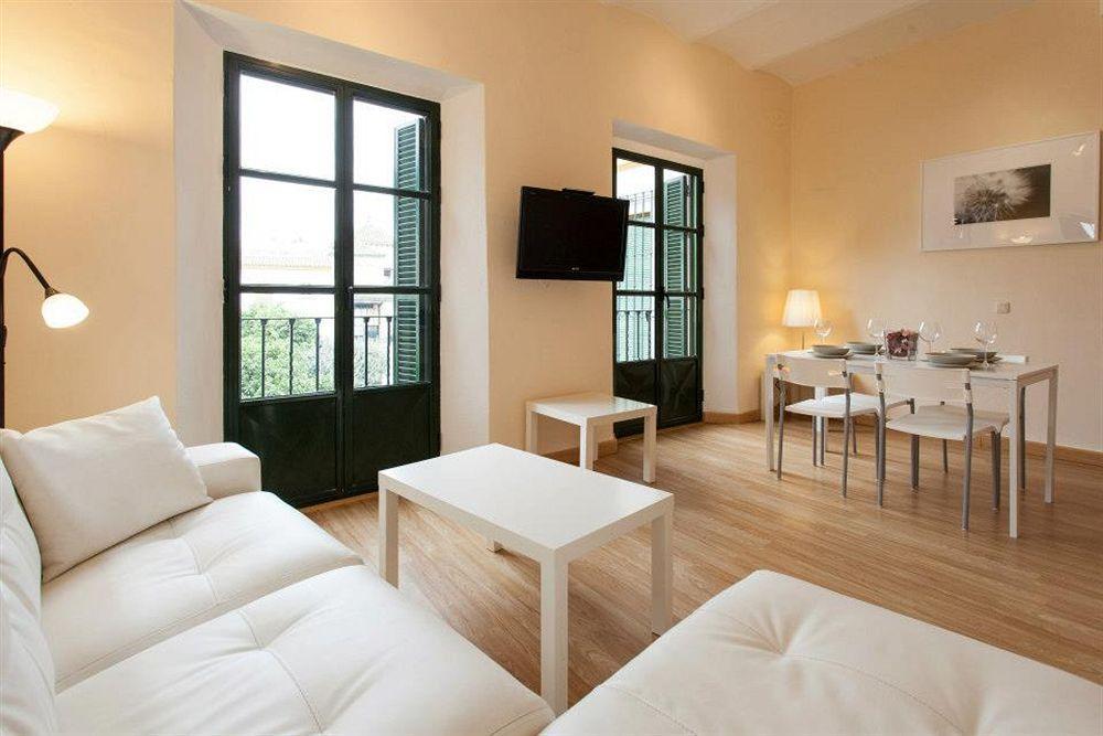Apartament Plaza De Santa Cruz Sewilla Zewnętrze zdjęcie