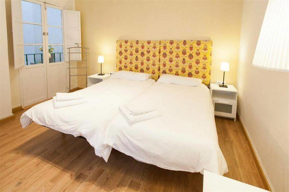 Apartament Plaza De Santa Cruz Sewilla Zewnętrze zdjęcie